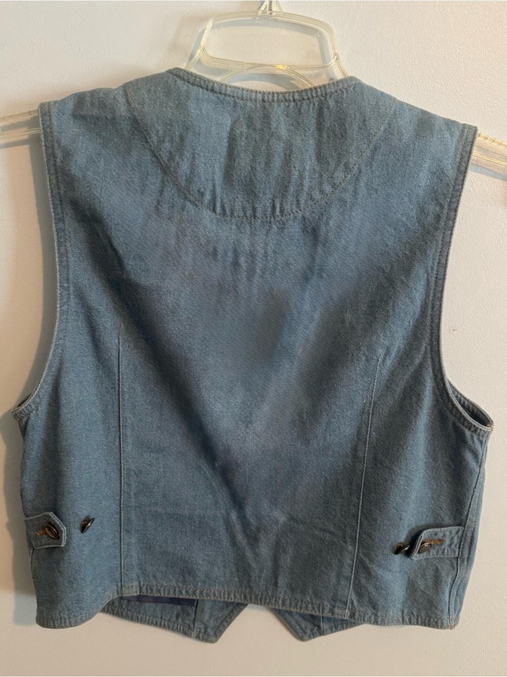 Liz Claiborne Light Wash Embroidered Denim Vest with Floral Accents. Size P - Picture 3 of 3